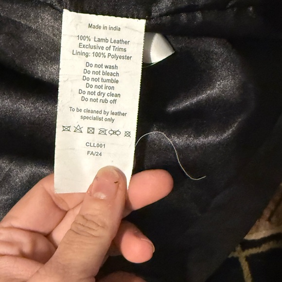 Quince Women's Classic Black Leather Jacket - Picture 6 of 9